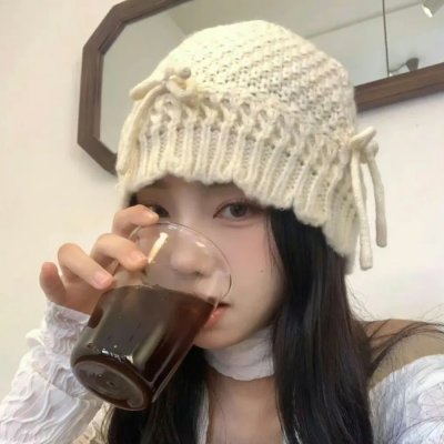 窗户边有人